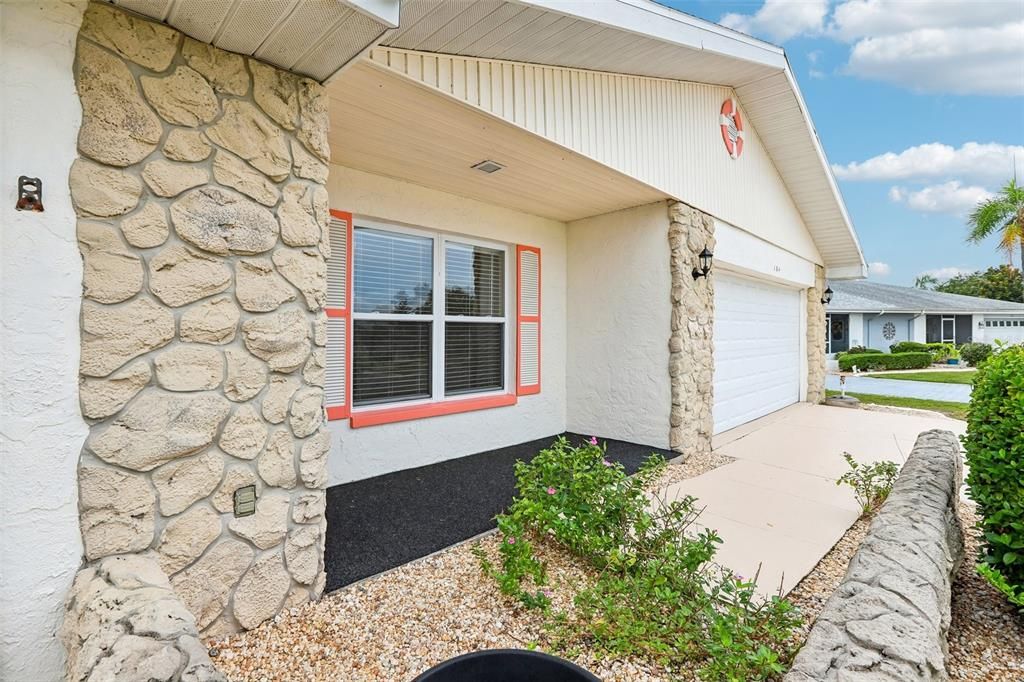 For Sale: $250,000 (2 beds, 2 baths, 1828 Square Feet)