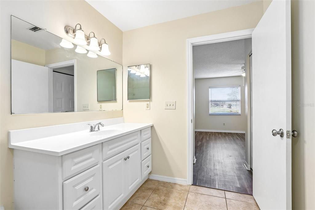 For Sale: $250,000 (2 beds, 2 baths, 1828 Square Feet)