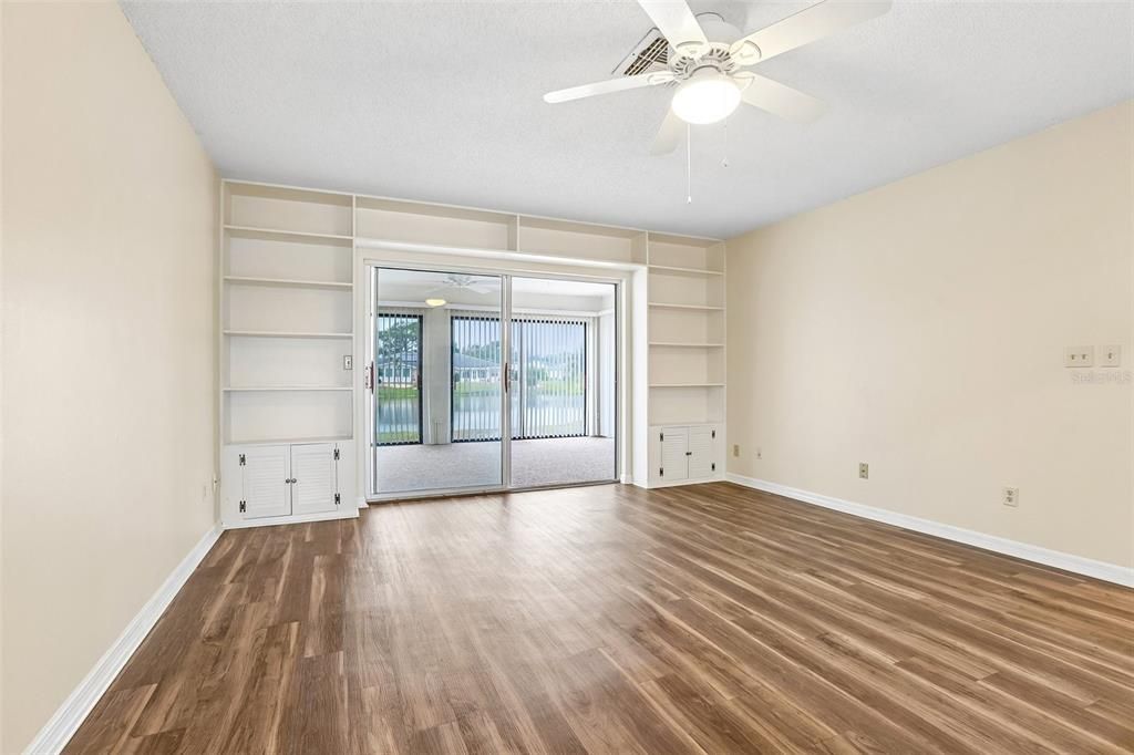 For Sale: $250,000 (2 beds, 2 baths, 1828 Square Feet)
