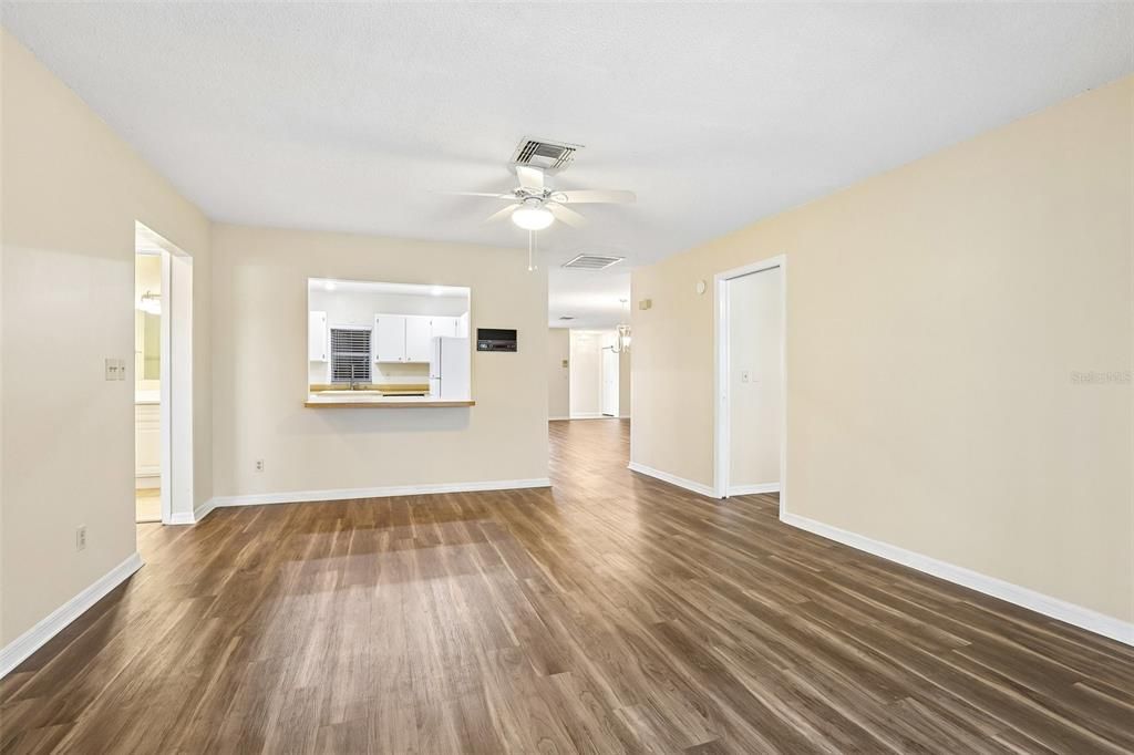 For Sale: $250,000 (2 beds, 2 baths, 1828 Square Feet)