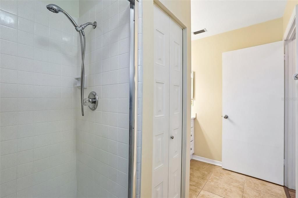 For Sale: $250,000 (2 beds, 2 baths, 1828 Square Feet)