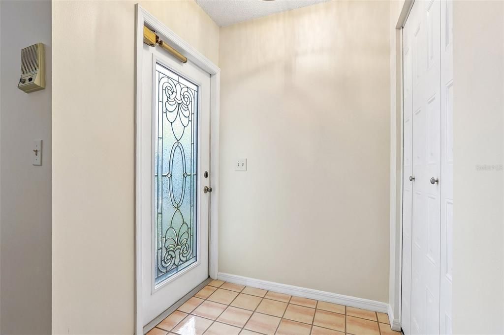 For Sale: $250,000 (2 beds, 2 baths, 1828 Square Feet)