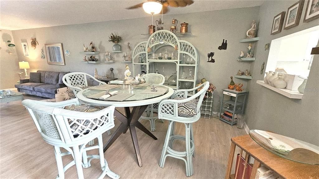 В аренду: $2,800 (2 спален, 2 ванн, 1228 Квадратных фут)