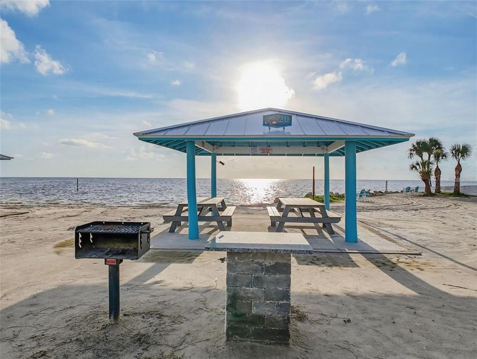 For Rent: $1,200 (2 beds, 2 baths, 801 Square Feet)