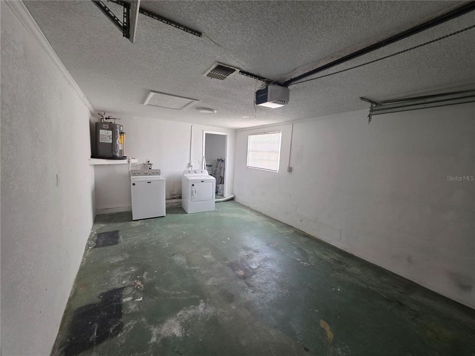 For Rent: $1,200 (2 beds, 2 baths, 801 Square Feet)