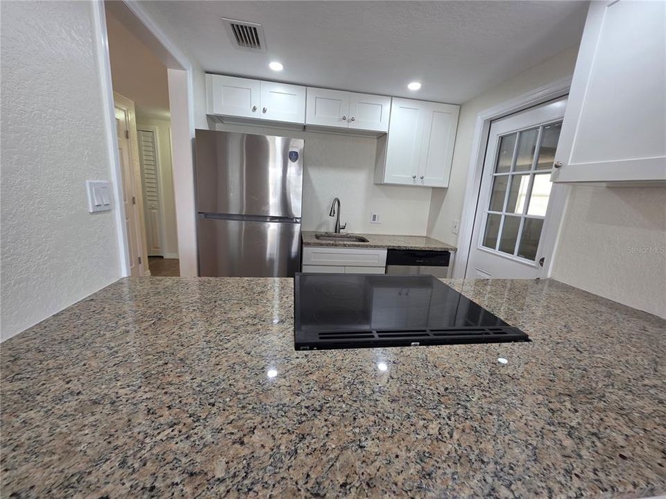 For Rent: $1,200 (2 beds, 2 baths, 801 Square Feet)
