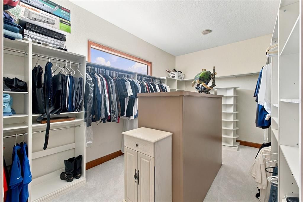 На продажу: $2,900,000 (8 спален, 4 ванн, 6295 Квадратных фут)