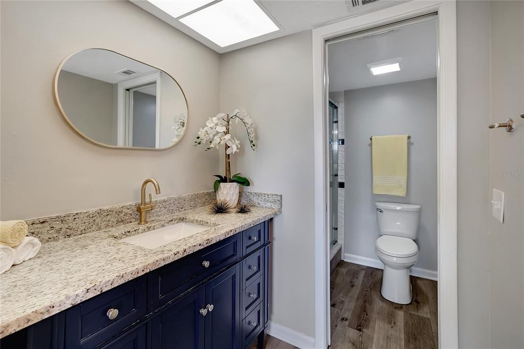For Sale: $199,900 (2 beds, 2 baths, 1025 Square Feet)