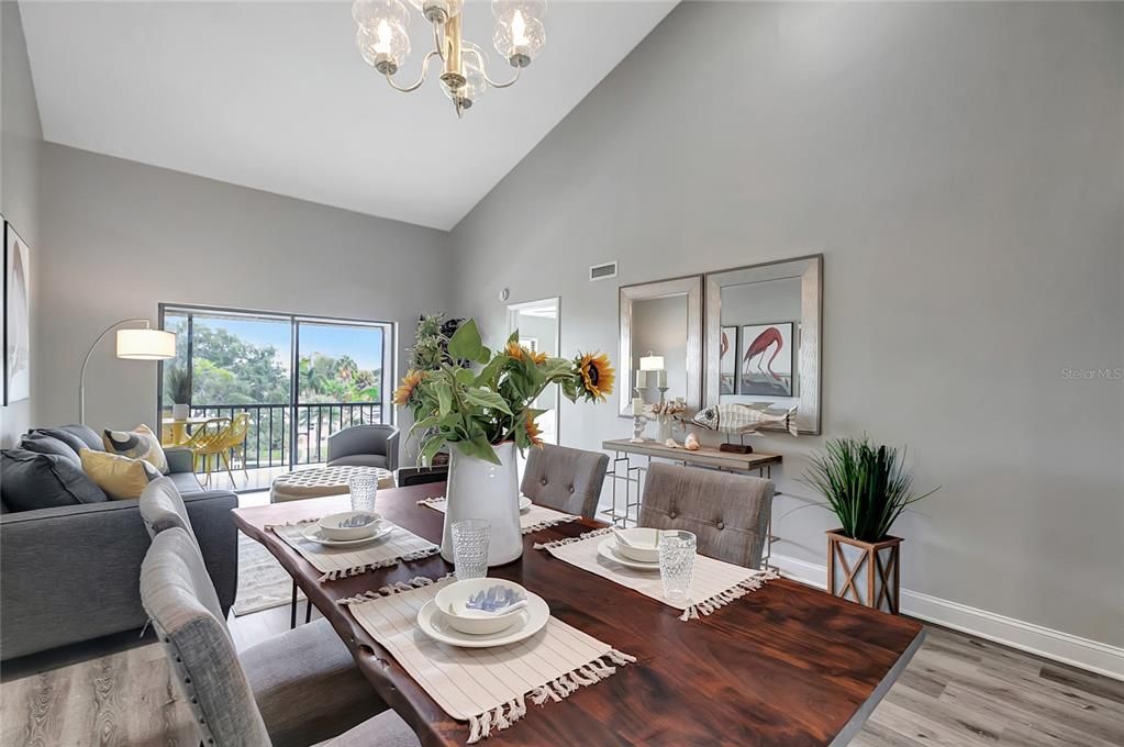For Sale: $199,900 (2 beds, 2 baths, 1025 Square Feet)