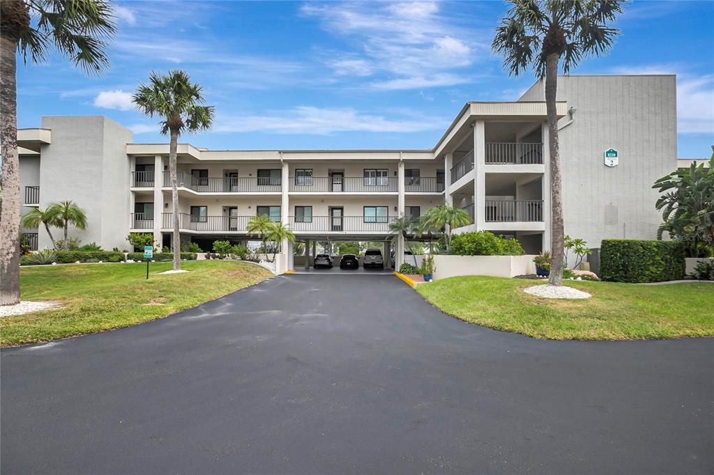 For Sale: $199,900 (2 beds, 2 baths, 1025 Square Feet)
