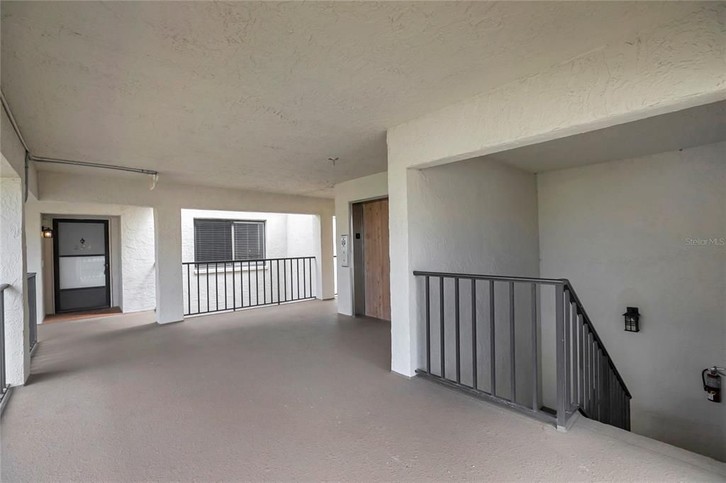 For Sale: $199,900 (2 beds, 2 baths, 1025 Square Feet)