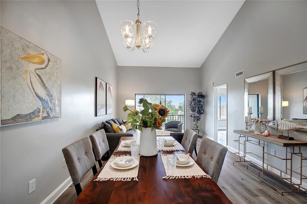 For Sale: $199,900 (2 beds, 2 baths, 1025 Square Feet)