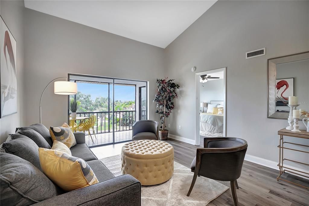 For Sale: $199,900 (2 beds, 2 baths, 1025 Square Feet)
