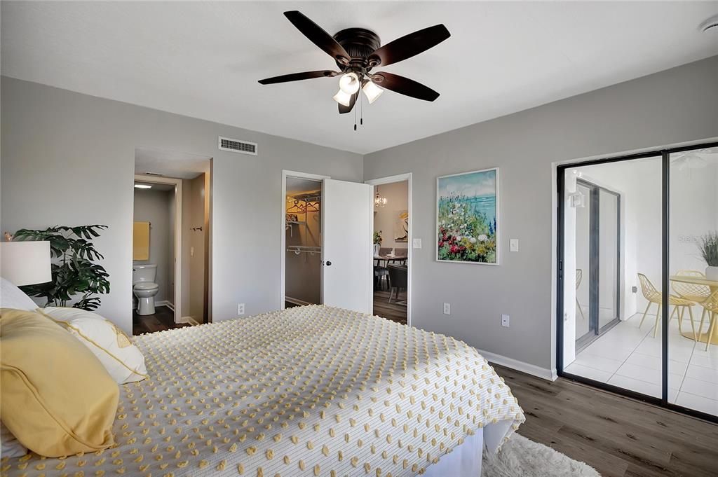 For Sale: $199,900 (2 beds, 2 baths, 1025 Square Feet)