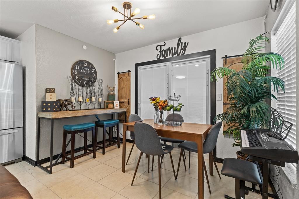 En Venta: $464,000 (4 camas, 2 baños, 2012 Pies cuadrados)