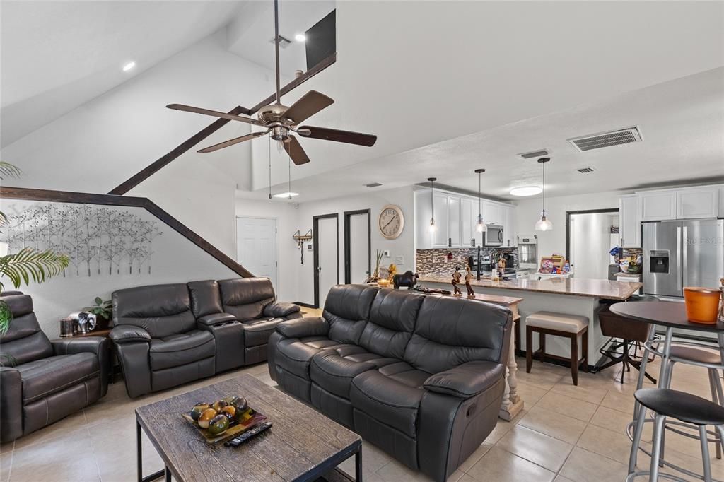 En Venta: $464,000 (4 camas, 2 baños, 2012 Pies cuadrados)