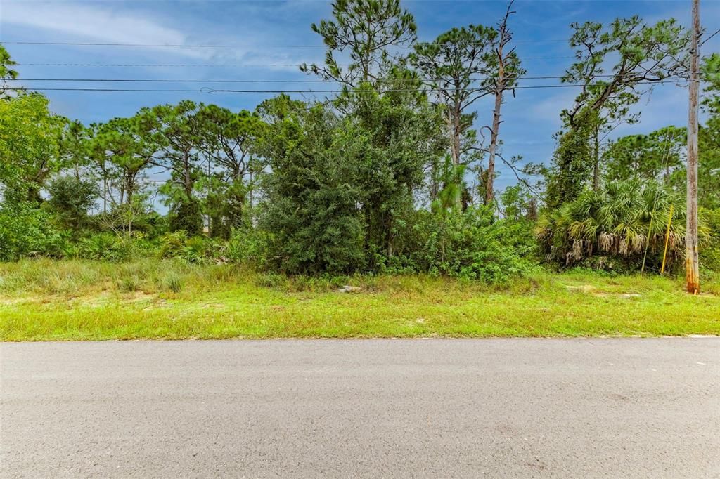 待售: $24,990 (0.24 acres)