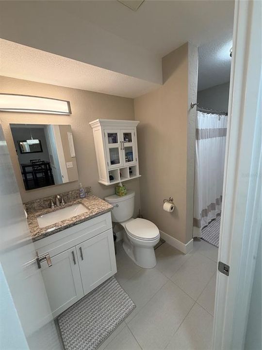 На продажу: $164,999 (2 спален, 1 ванн, 912 Квадратных фут)