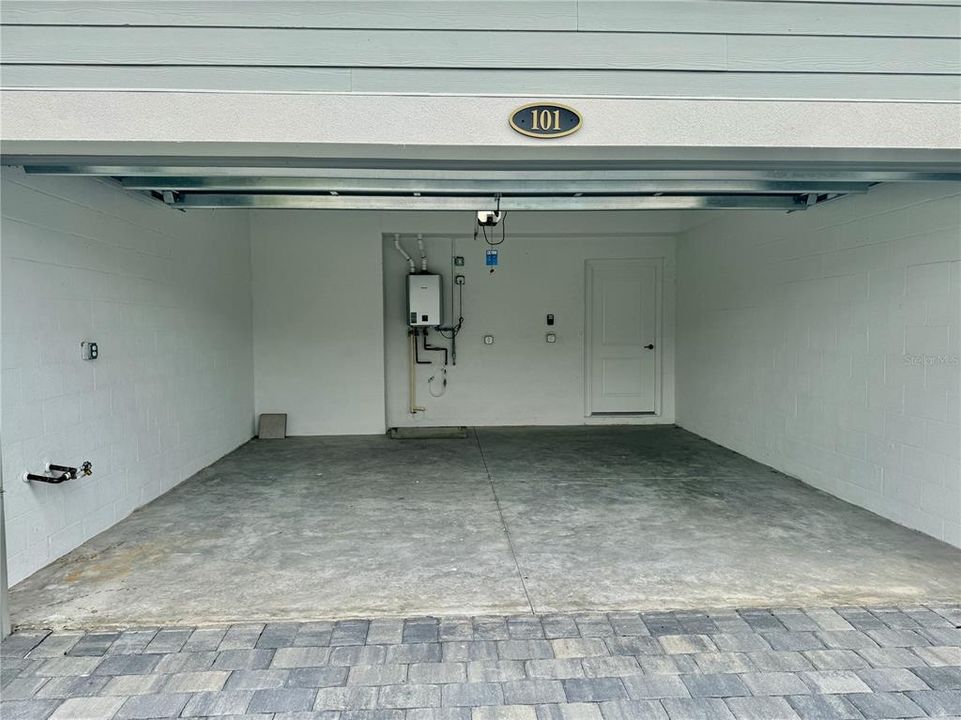 For Rent: $2,800 (3 beds, 2 baths, 1800 Square Feet)