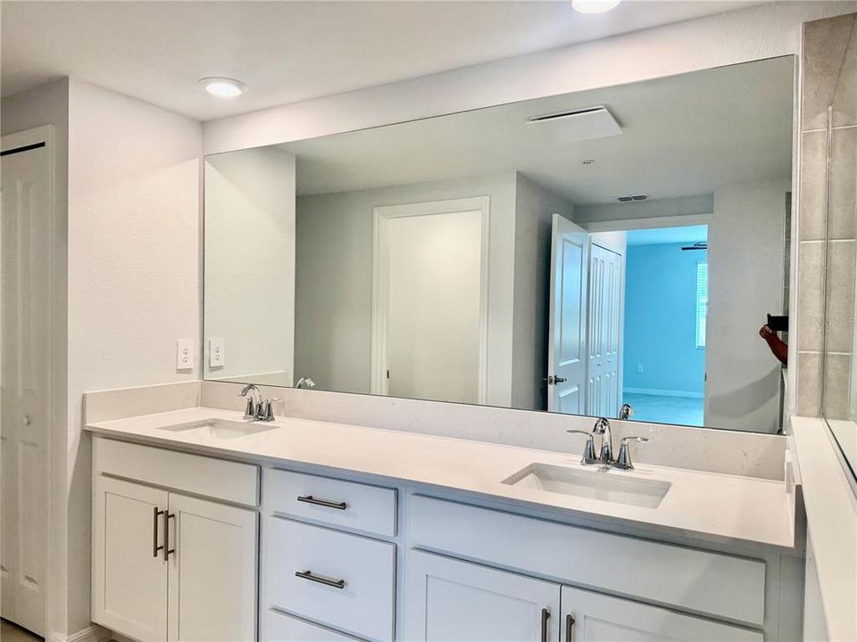For Rent: $2,800 (3 beds, 2 baths, 1800 Square Feet)