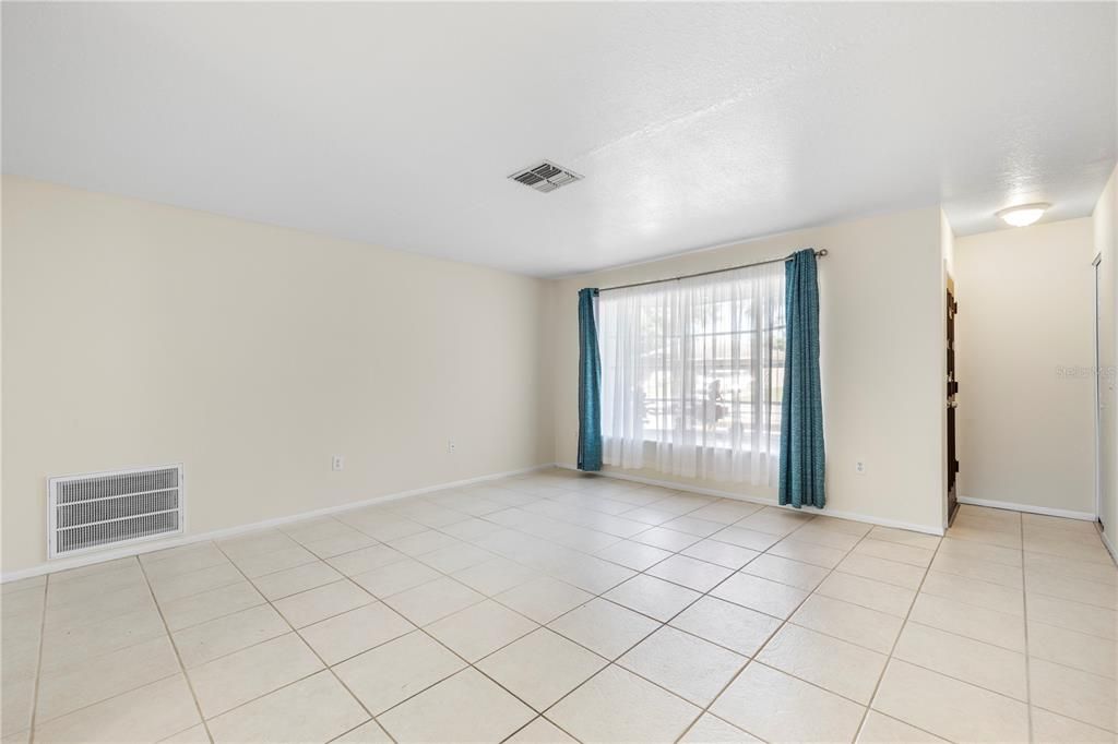 For Sale: $278,990 (3 beds, 2 baths, 1521 Square Feet)
