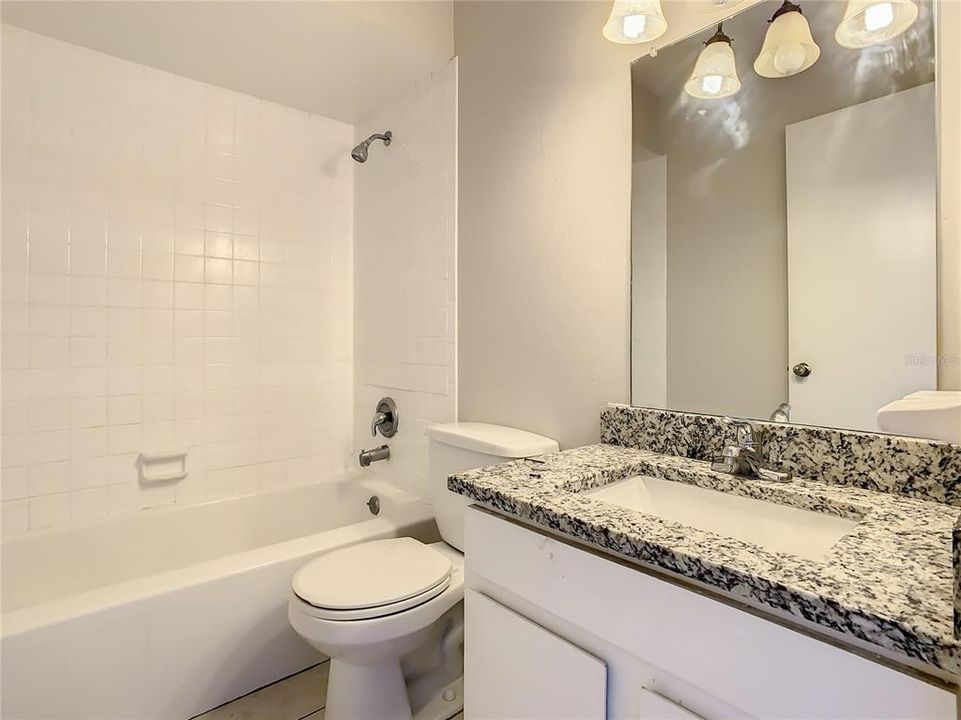 En Venta: $138,900 (2 camas, 2 baños, 1005 Pies cuadrados)