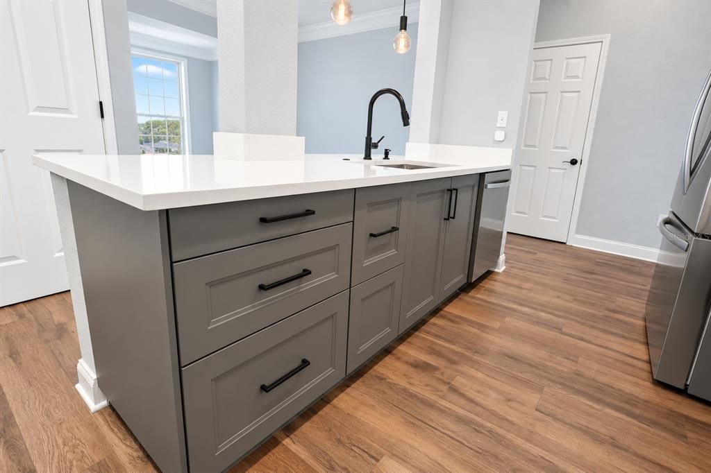 For Sale: $432,800 (3 beds, 3 baths, 1612 Square Feet)