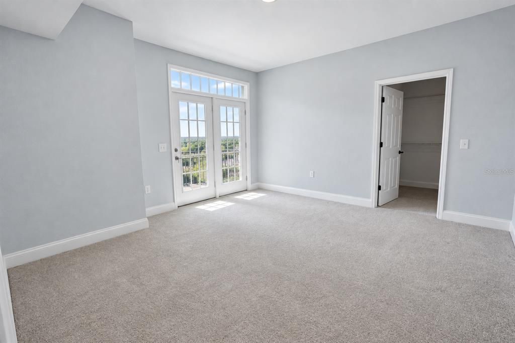 For Sale: $432,800 (3 beds, 3 baths, 1612 Square Feet)