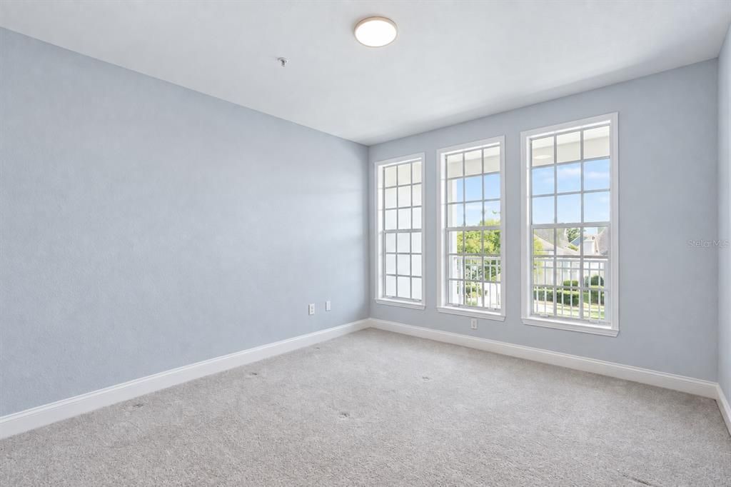 For Sale: $432,800 (3 beds, 3 baths, 1612 Square Feet)