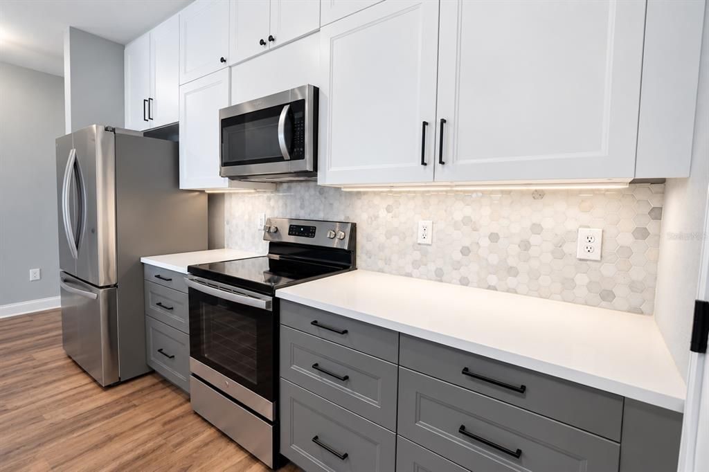 For Sale: $432,800 (3 beds, 3 baths, 1612 Square Feet)