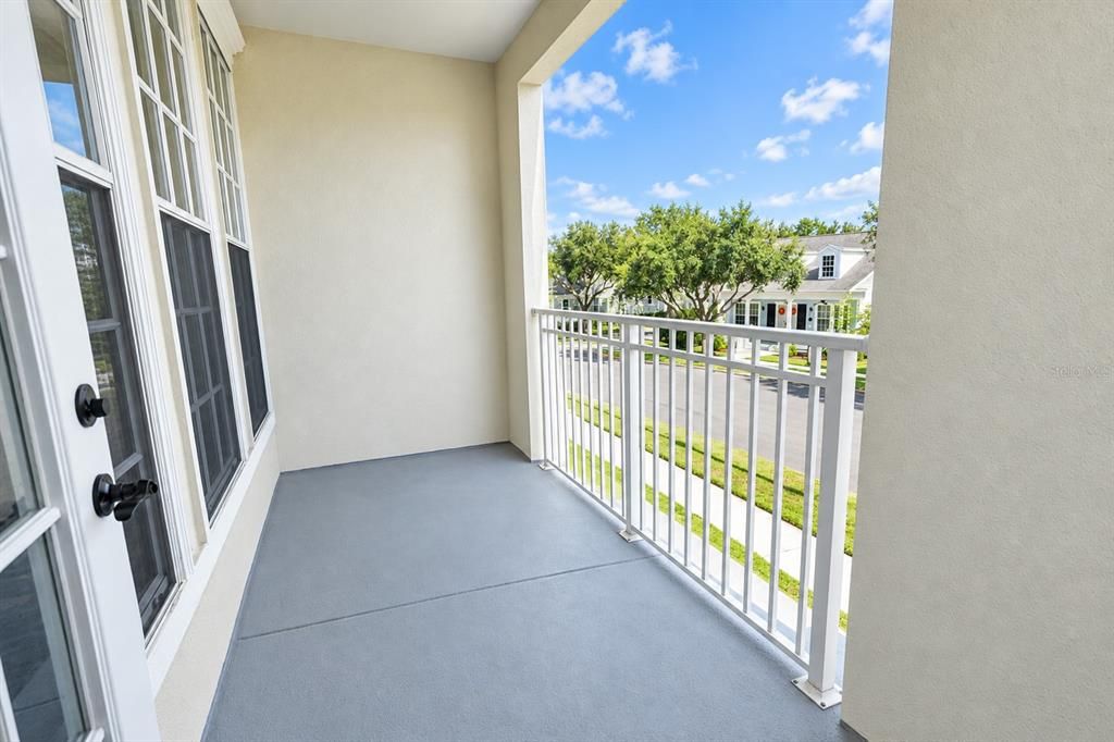 For Sale: $432,800 (3 beds, 3 baths, 1612 Square Feet)