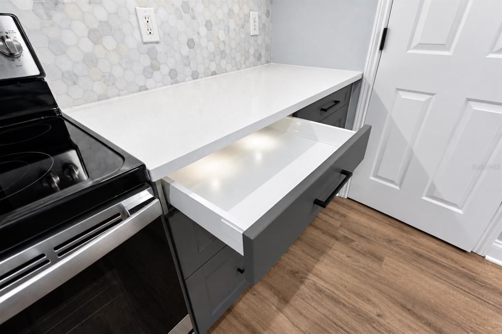 For Sale: $432,800 (3 beds, 3 baths, 1612 Square Feet)