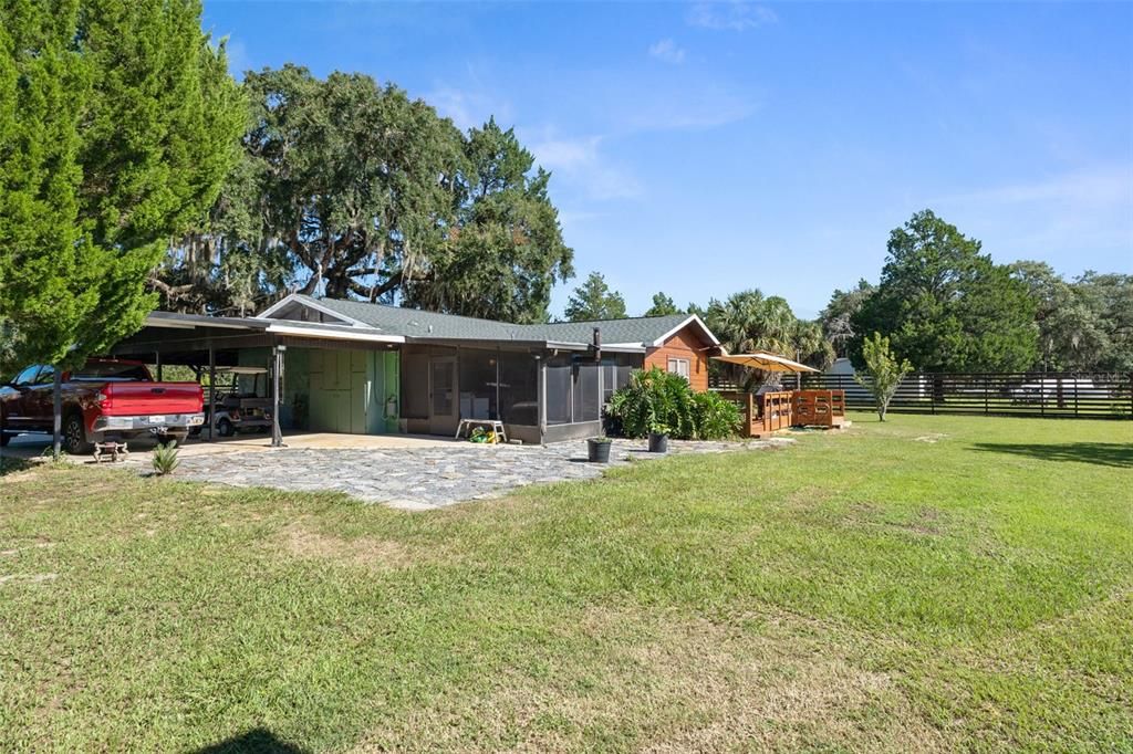 For Sale: $285,000 (2 beds, 1 baths, 1134 Square Feet)