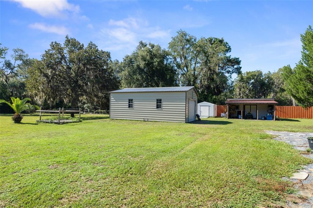 For Sale: $285,000 (2 beds, 1 baths, 1134 Square Feet)