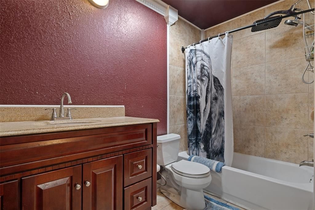 For Sale: $285,000 (2 beds, 1 baths, 1134 Square Feet)