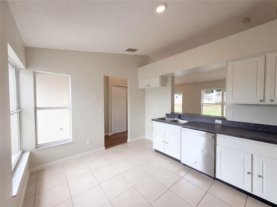 For Sale: $310,000 (3 beds, 2 baths, 1155 Square Feet)