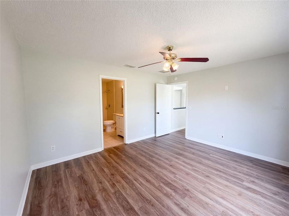 For Sale: $310,000 (3 beds, 2 baths, 1155 Square Feet)