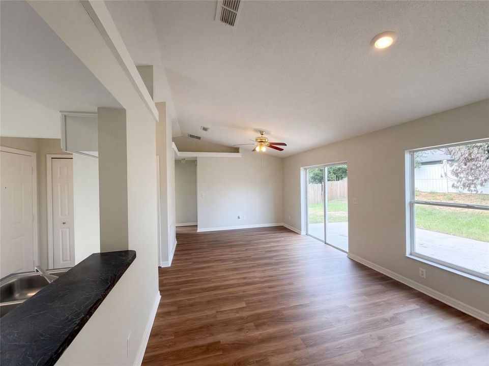 For Sale: $310,000 (3 beds, 2 baths, 1155 Square Feet)