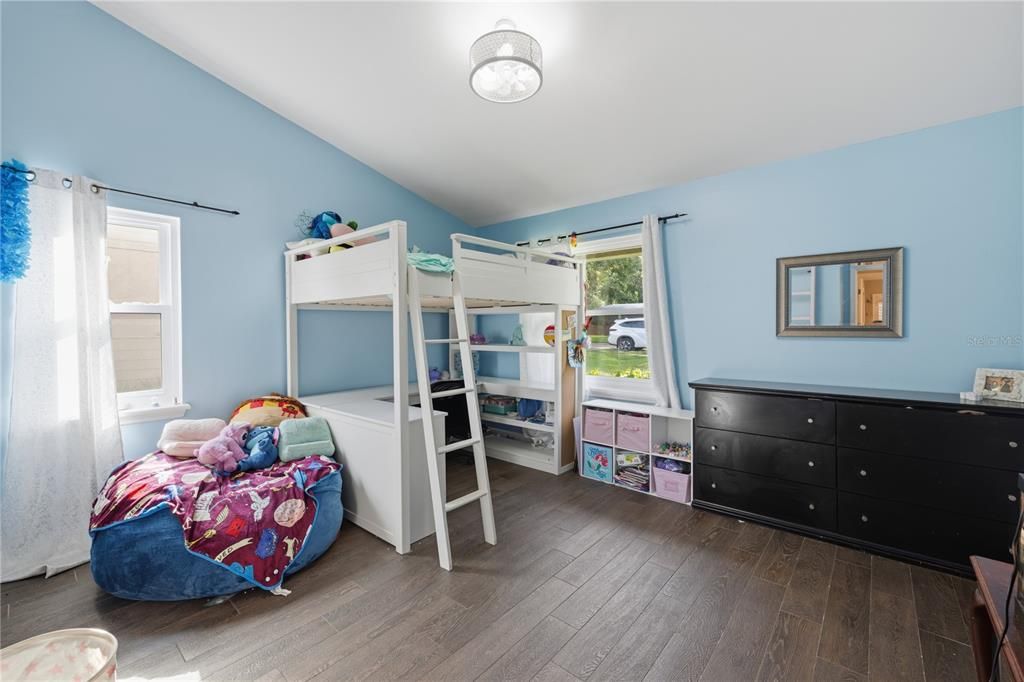 En Venta: $775,000 (4 camas, 3 baños, 3022 Pies cuadrados)