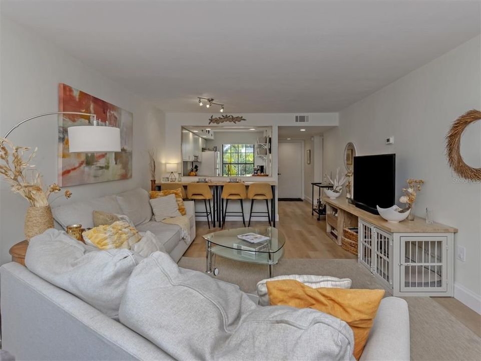 En Venta: $285,000 (2 camas, 2 baños, 1073 Pies cuadrados)