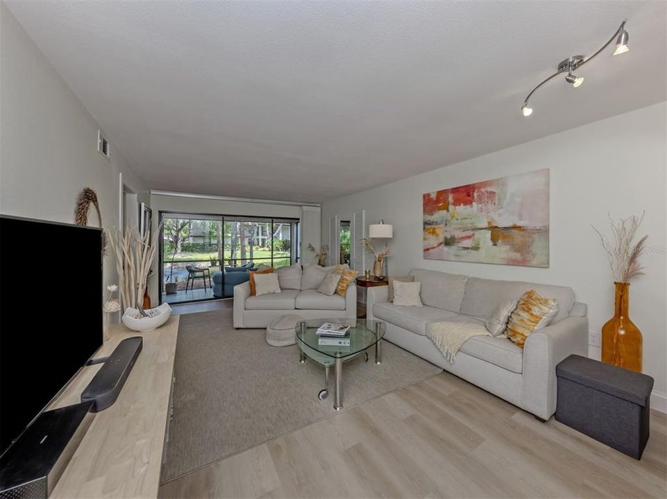 En Venta: $285,000 (2 camas, 2 baños, 1073 Pies cuadrados)