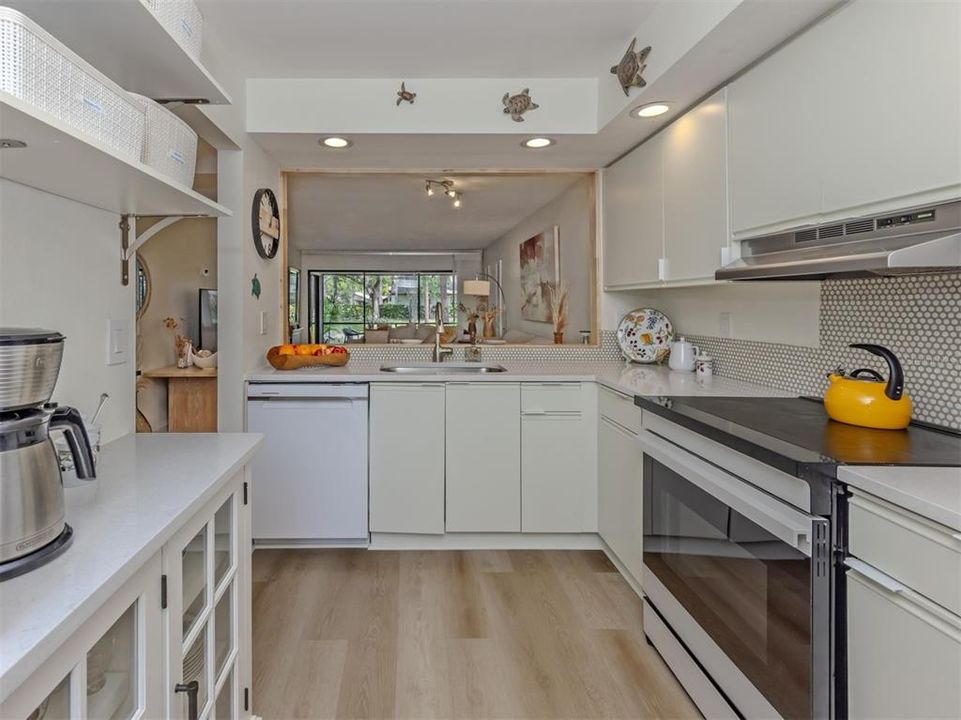 En Venta: $285,000 (2 camas, 2 baños, 1073 Pies cuadrados)