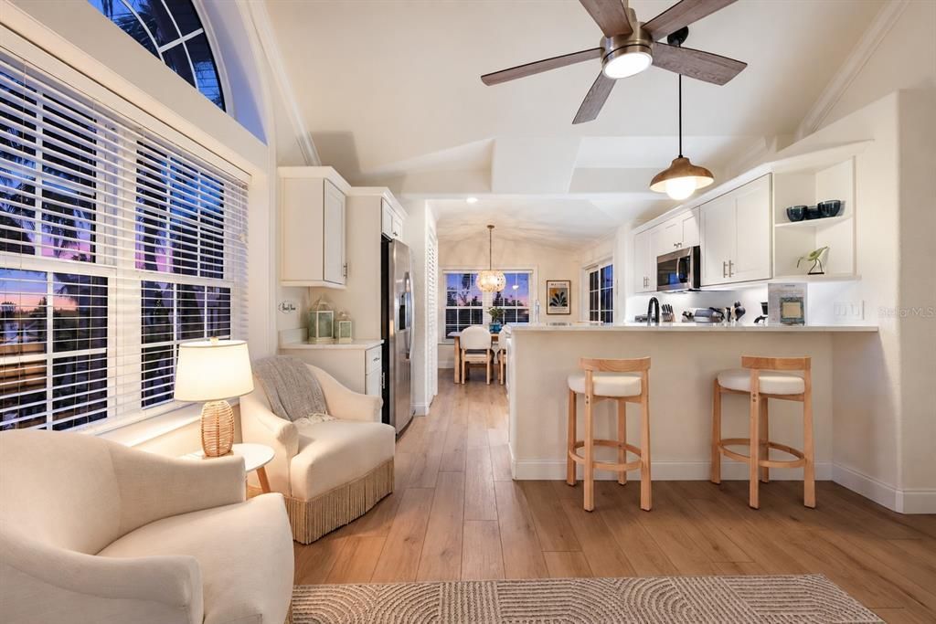 For Sale: $895,000 (2 beds, 2 baths, 1038 Square Feet)