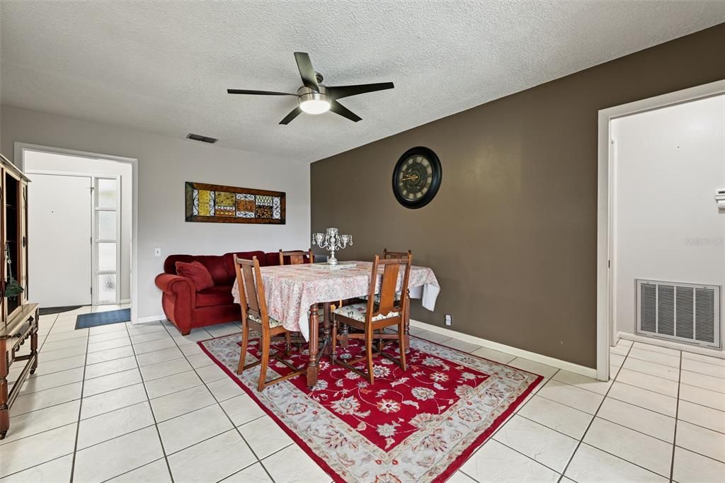 For Sale: $365,000 (3 beds, 2 baths, 1590 Square Feet)