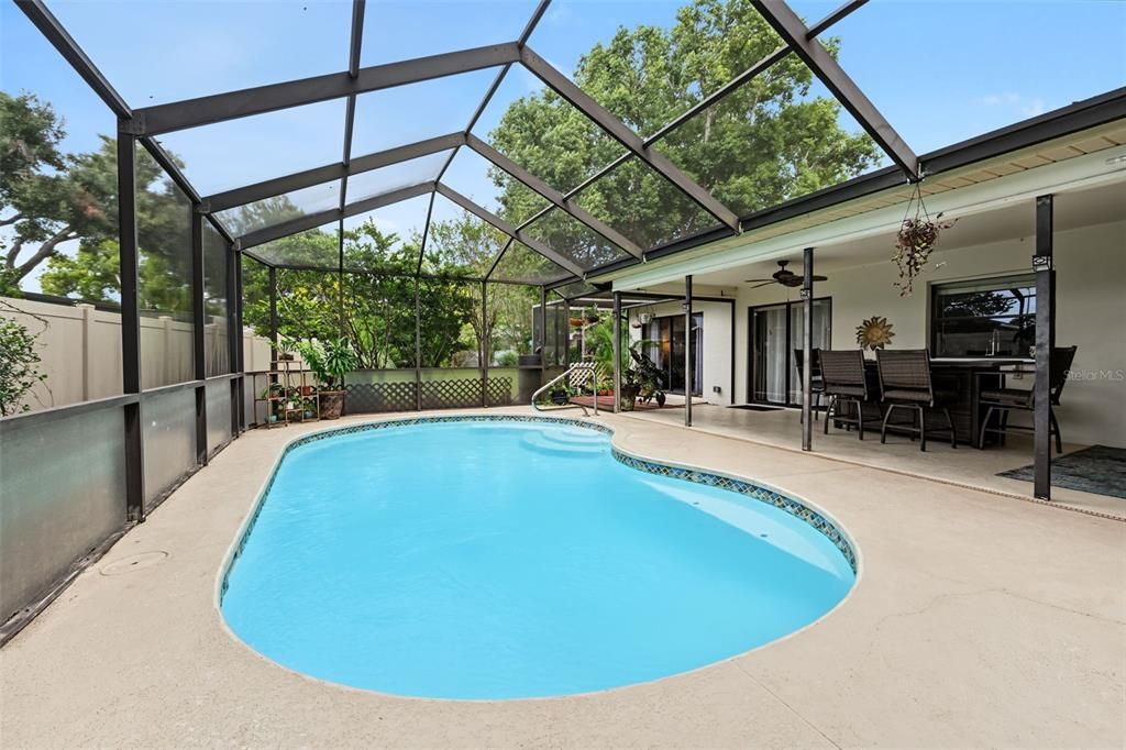For Sale: $365,000 (3 beds, 2 baths, 1590 Square Feet)