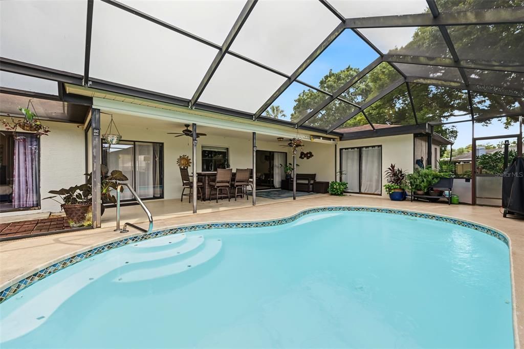 For Sale: $365,000 (3 beds, 2 baths, 1590 Square Feet)