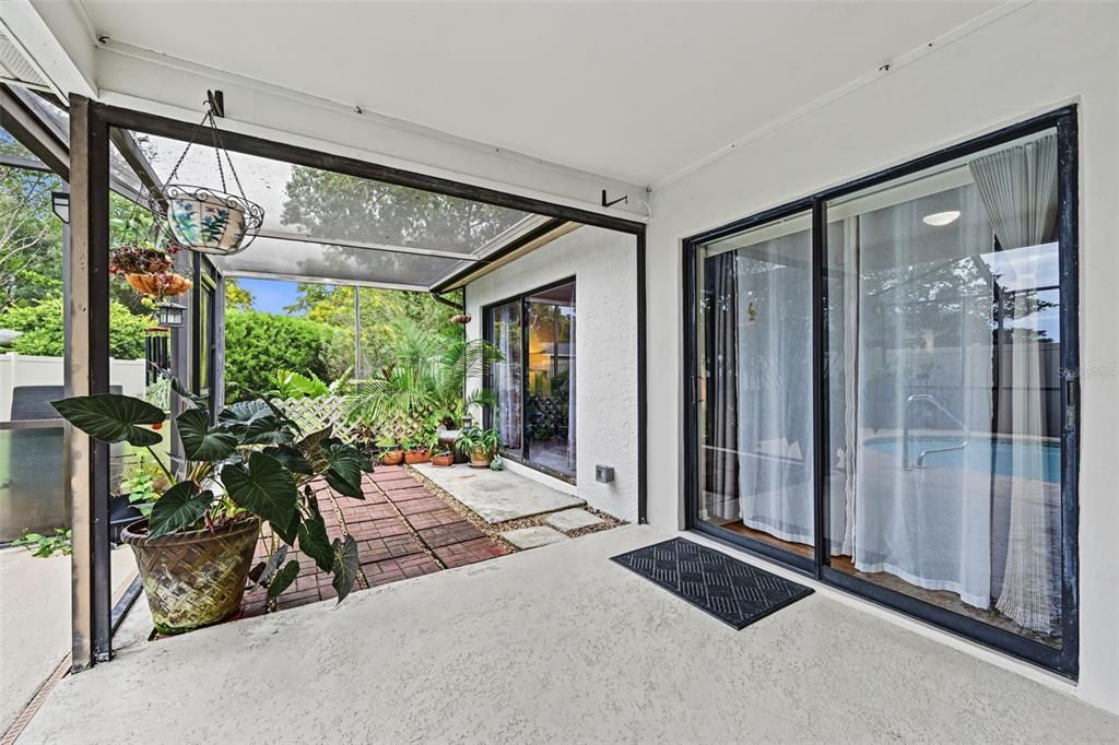 For Sale: $365,000 (3 beds, 2 baths, 1590 Square Feet)