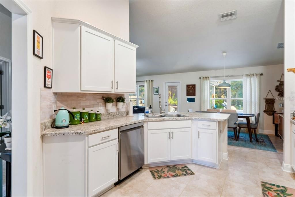 For Sale: $420,000 (4 beds, 2 baths, 1761 Square Feet)