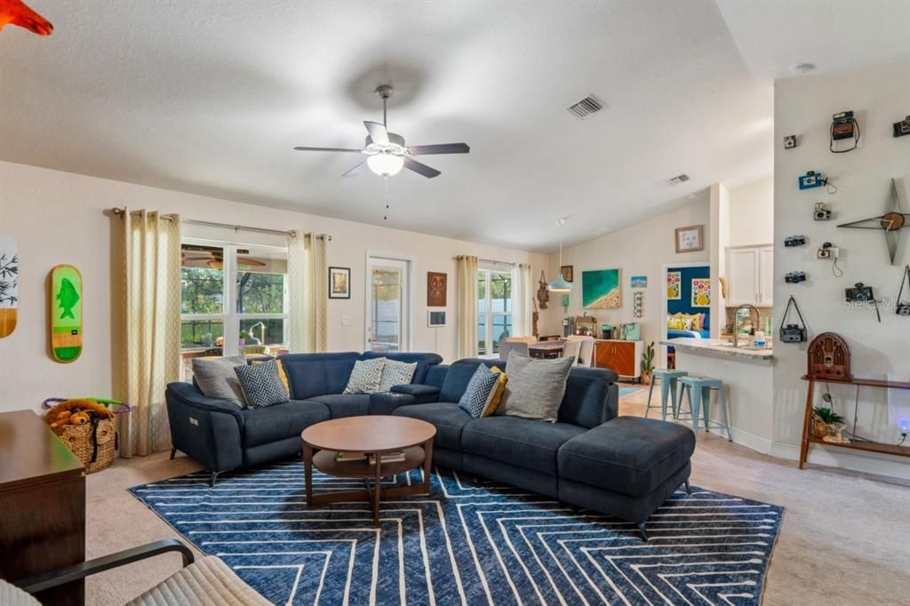 For Sale: $420,000 (4 beds, 2 baths, 1761 Square Feet)