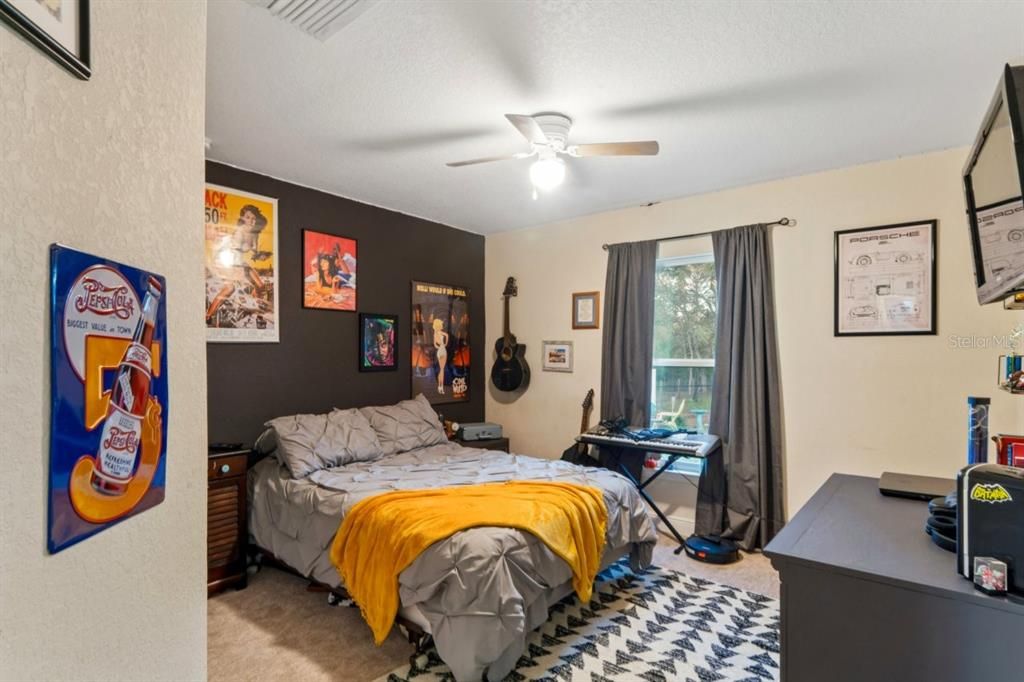 For Sale: $420,000 (4 beds, 2 baths, 1761 Square Feet)